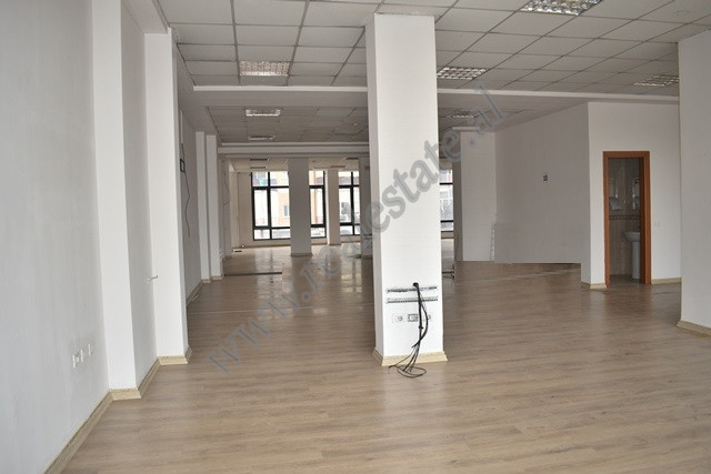Business space for rent in the area of Don Bosko near the Vision Plus Complex.
It is positioned on 